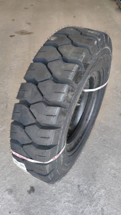 Шинокомплект 8.25-15 PR16 VK TYRE MAXXLIFT VK-605 155A2 TTF
